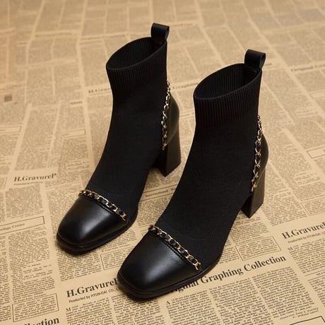 chain short boots