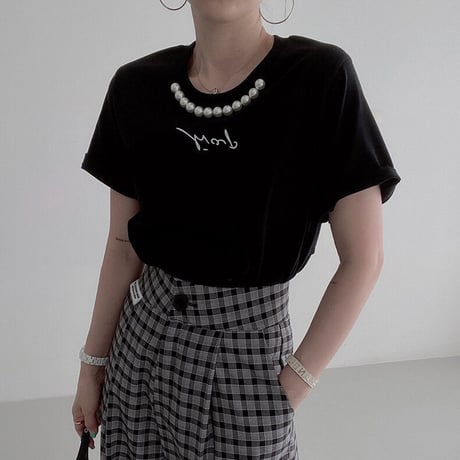 neck pearl t-shirt