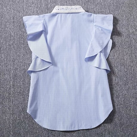 sleeveless frill blouse