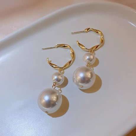 即納 二連 パールモチーフ ピアス