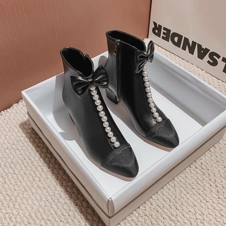 pearl ribbon short boots