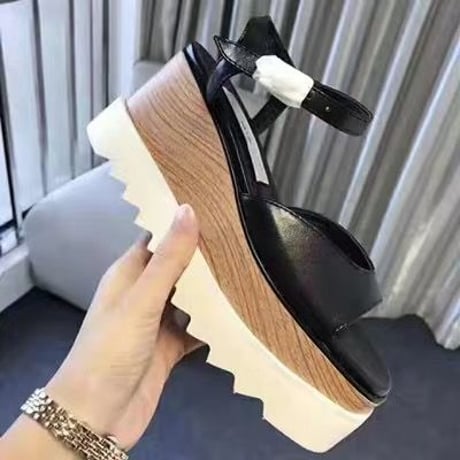 本革プラットフォームサンダル