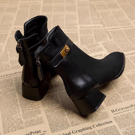 buckle short boots