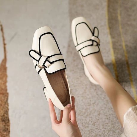 bi-color pumps