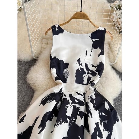 sleeveless print onepiece