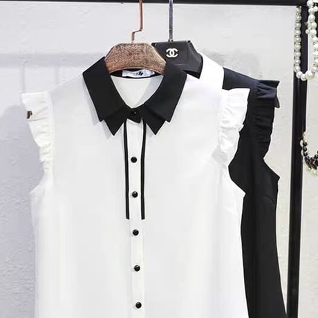 bi-color sleeveless blouse
