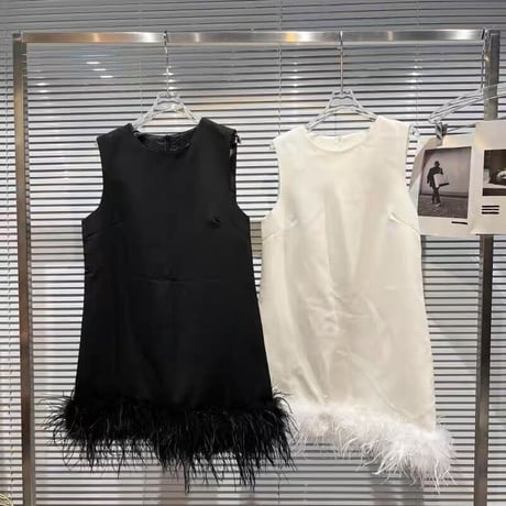 sleeveless feather onepiece