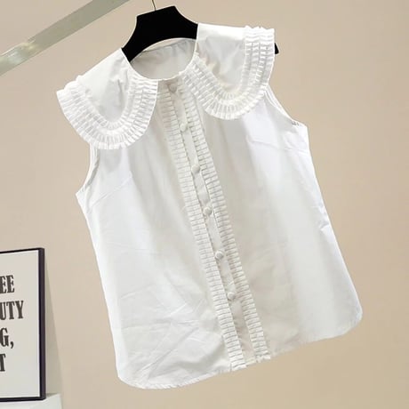 big collar sleeveless blouse