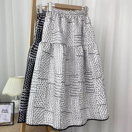 異柄 volume skirt