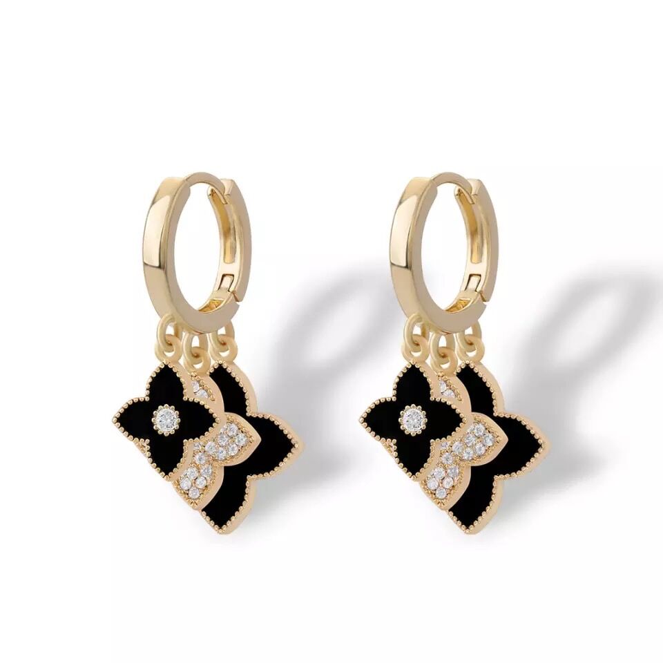 flower 三連 ピアス | BrillantSelect Store flower 三連 ピアス | BrillantSelect Store