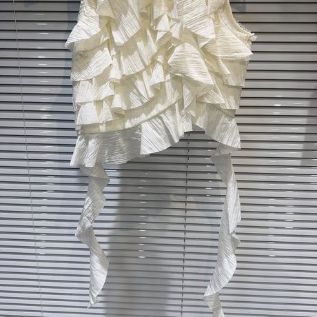 sleeveless asymmetry frill tops