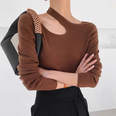 decollete design  knit