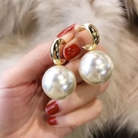 パールモチーフピアス