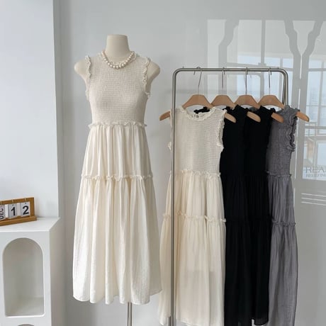 sleeveless onepiece