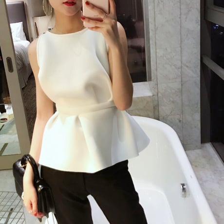 sleeveless tops
