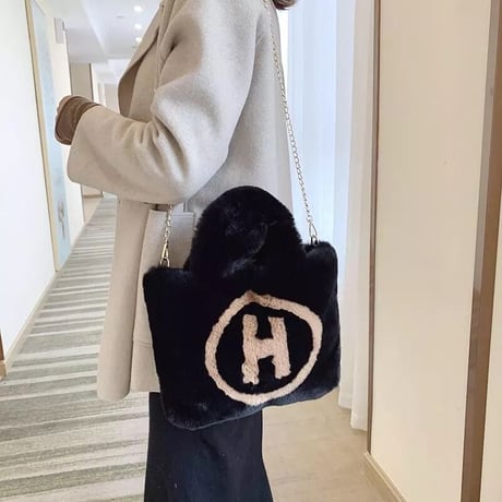 ロゴファー バッグ