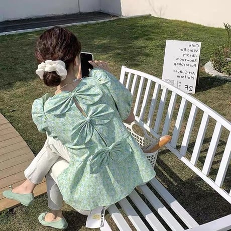 Back ribbon puff sleeve tops