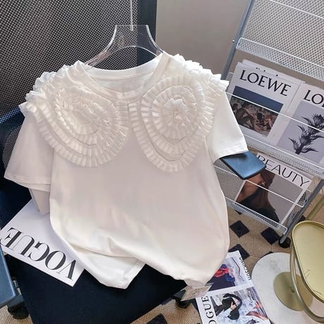 large collar t-shirt