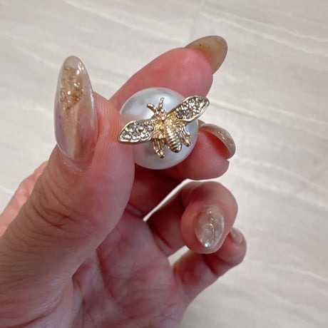 【即納】蜂さん pearl ピアス