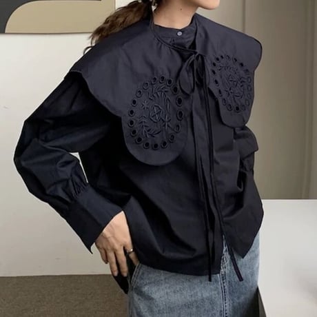 big  collar  blouse
