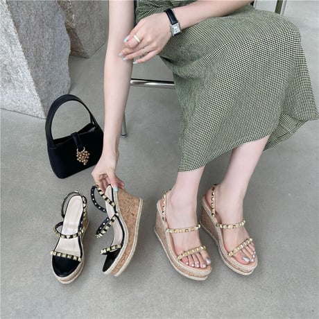 wedge studs sandal