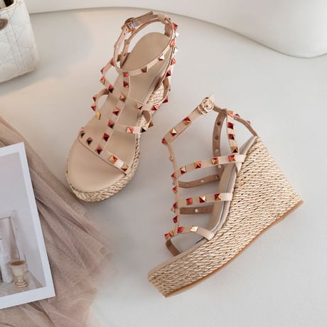 studs sandals
