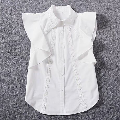 sleeveless frill blouse