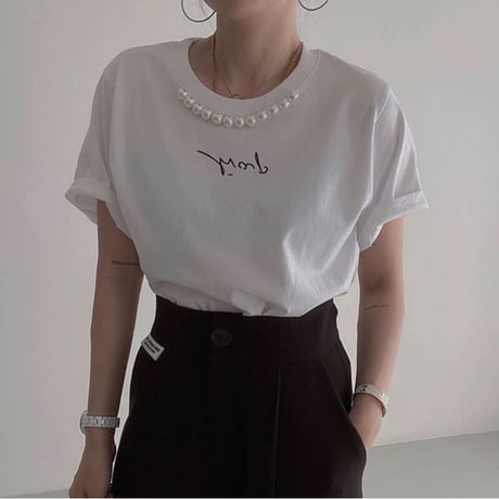 neck pearl t-shirt