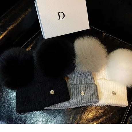 ポンポン fur knit hat