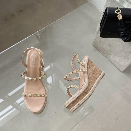 wedge studs sandal