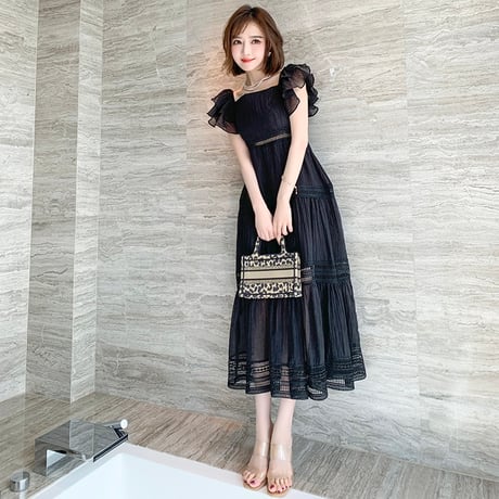 frill shoulder black onepiece