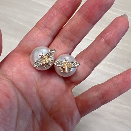 【即納】蜂さん pearl ピアス
