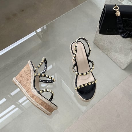 wedge studs sandal