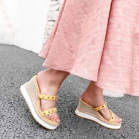 Genuine leather studs sandals