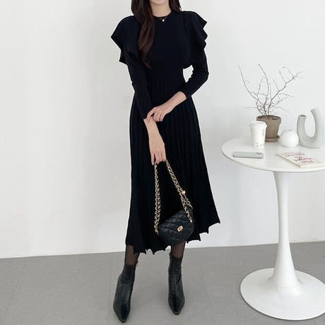 shoulder frill  knit onepiece