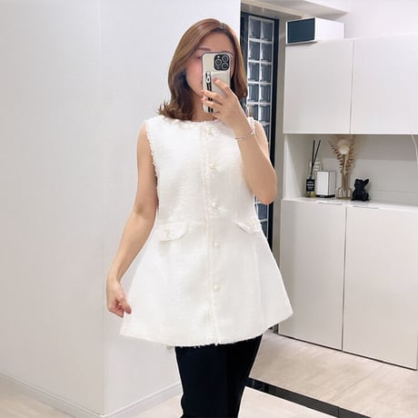 pearl button gilet
