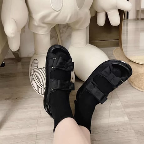 ribbon sandal