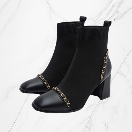 chain short boots
