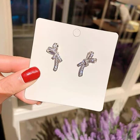 リボンピアス
