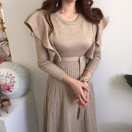 shoulder frill  knit onepiece