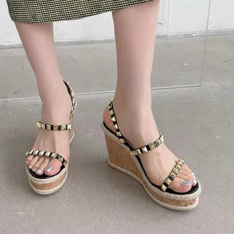 wedge studs sandal