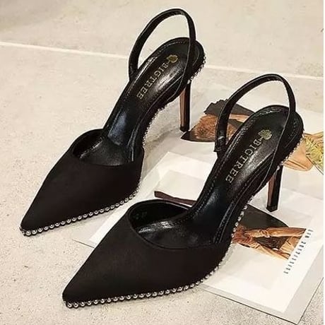 Studs line ankle strap pumps