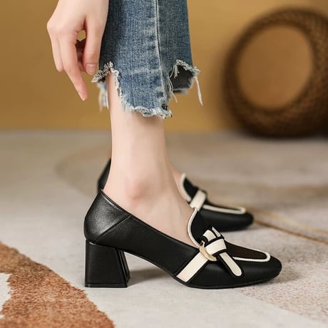 bi-color pumps