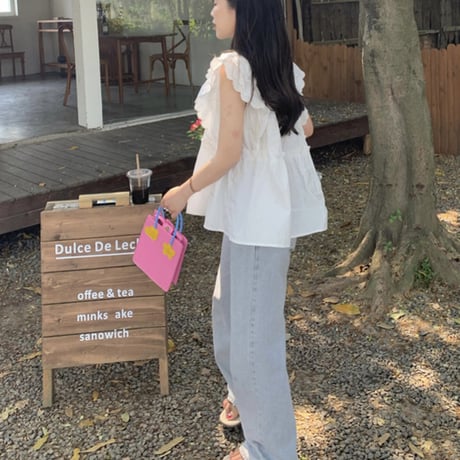 scallop sleeveless blouse