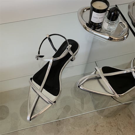 Pointed to sandals