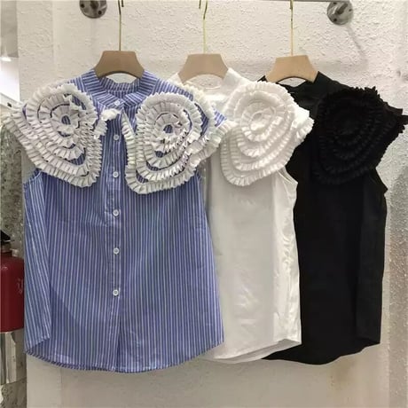 large collar sleeveless blouse