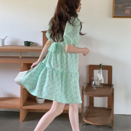 Back ribbon puff sleeve onepiece