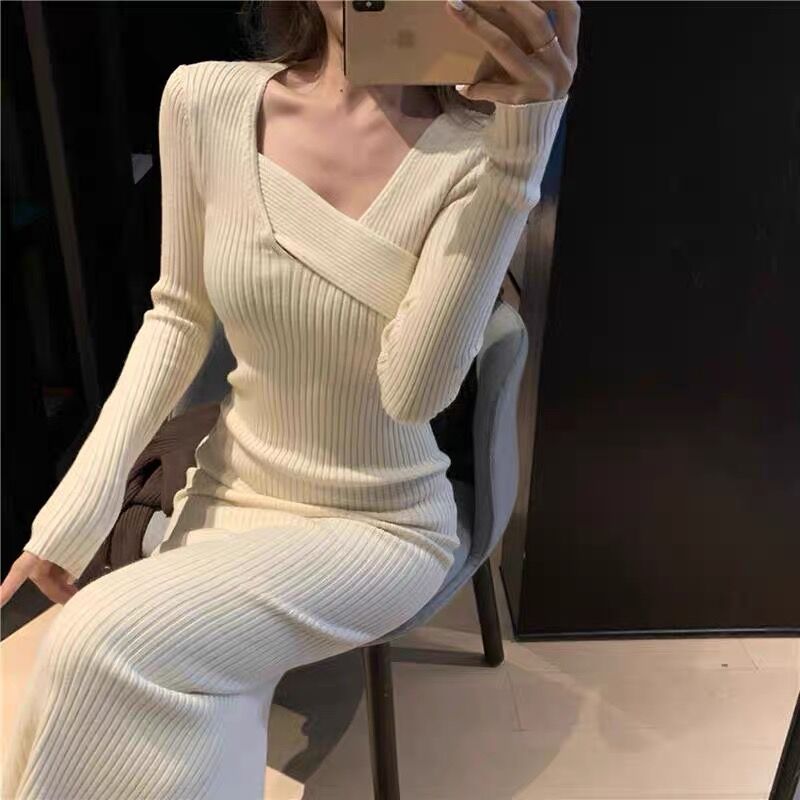 胸元クロスニットワンピース | BrillantSelect Store