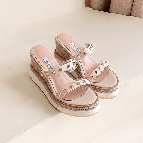 Genuine leather studs sandals