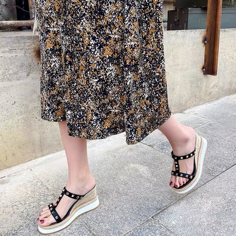 Genuine leather studs sandals